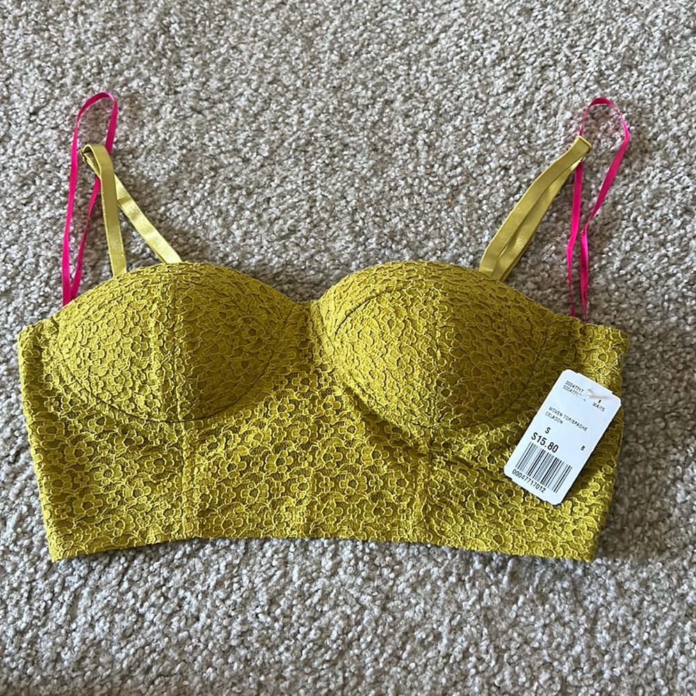 NWT: Forever 21 celadon cropped bra top size small with adjustable straps
